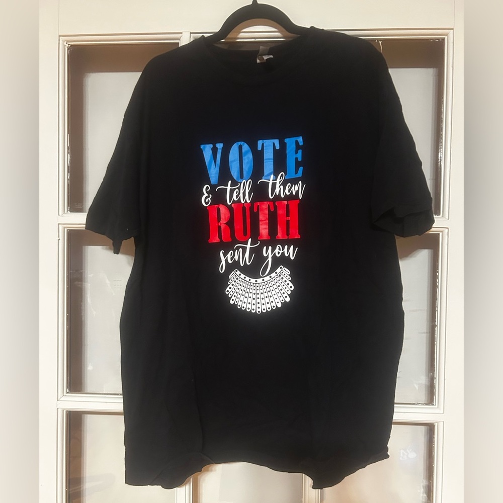 EUC RBG Women’s Black T-Shirt Size 2XL